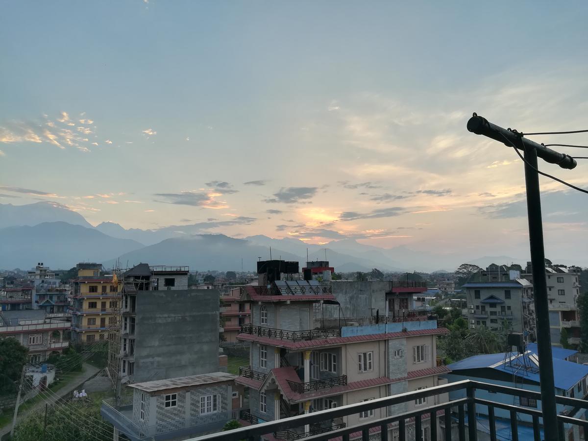 Obey Guest House Pokhara Esterno foto