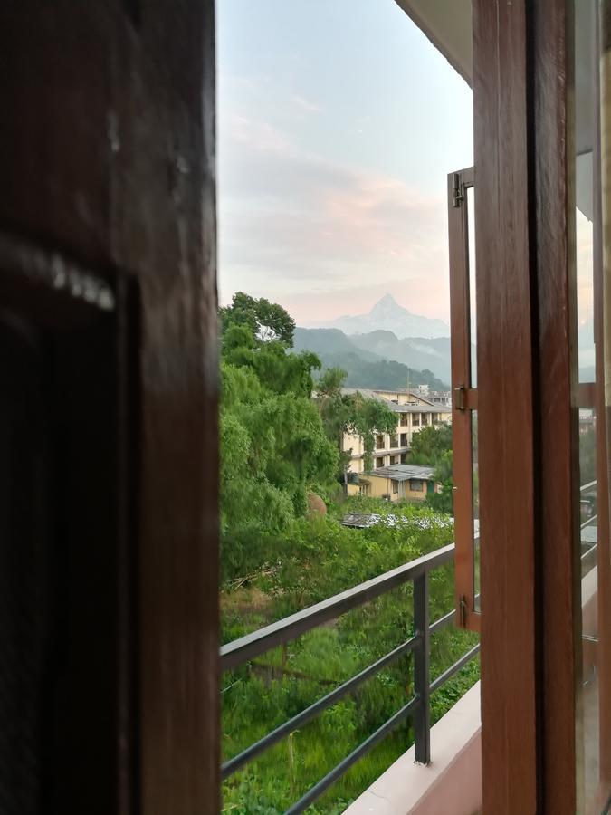 Obey Guest House Pokhara Esterno foto