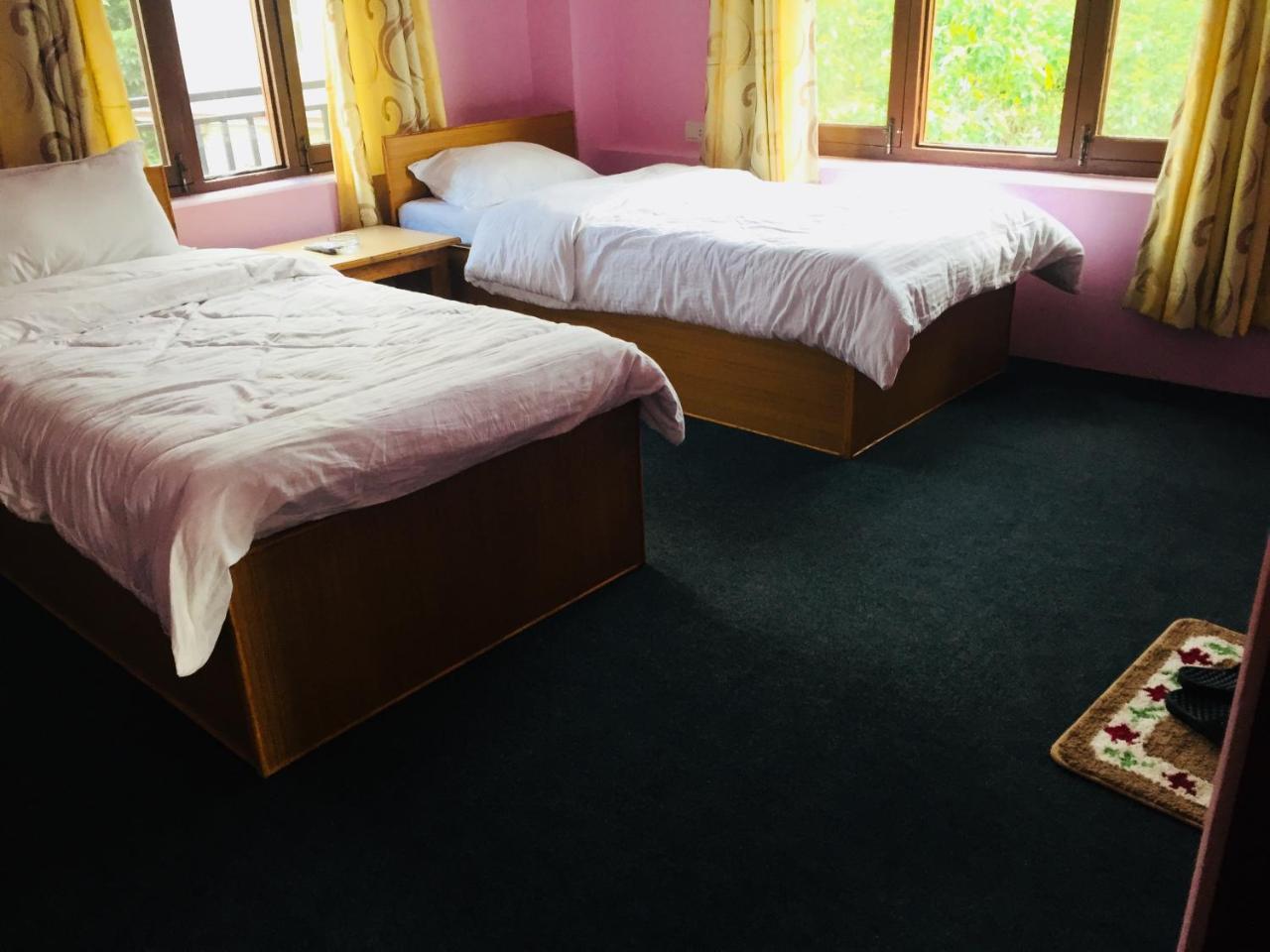 Obey Guest House Pokhara Esterno foto