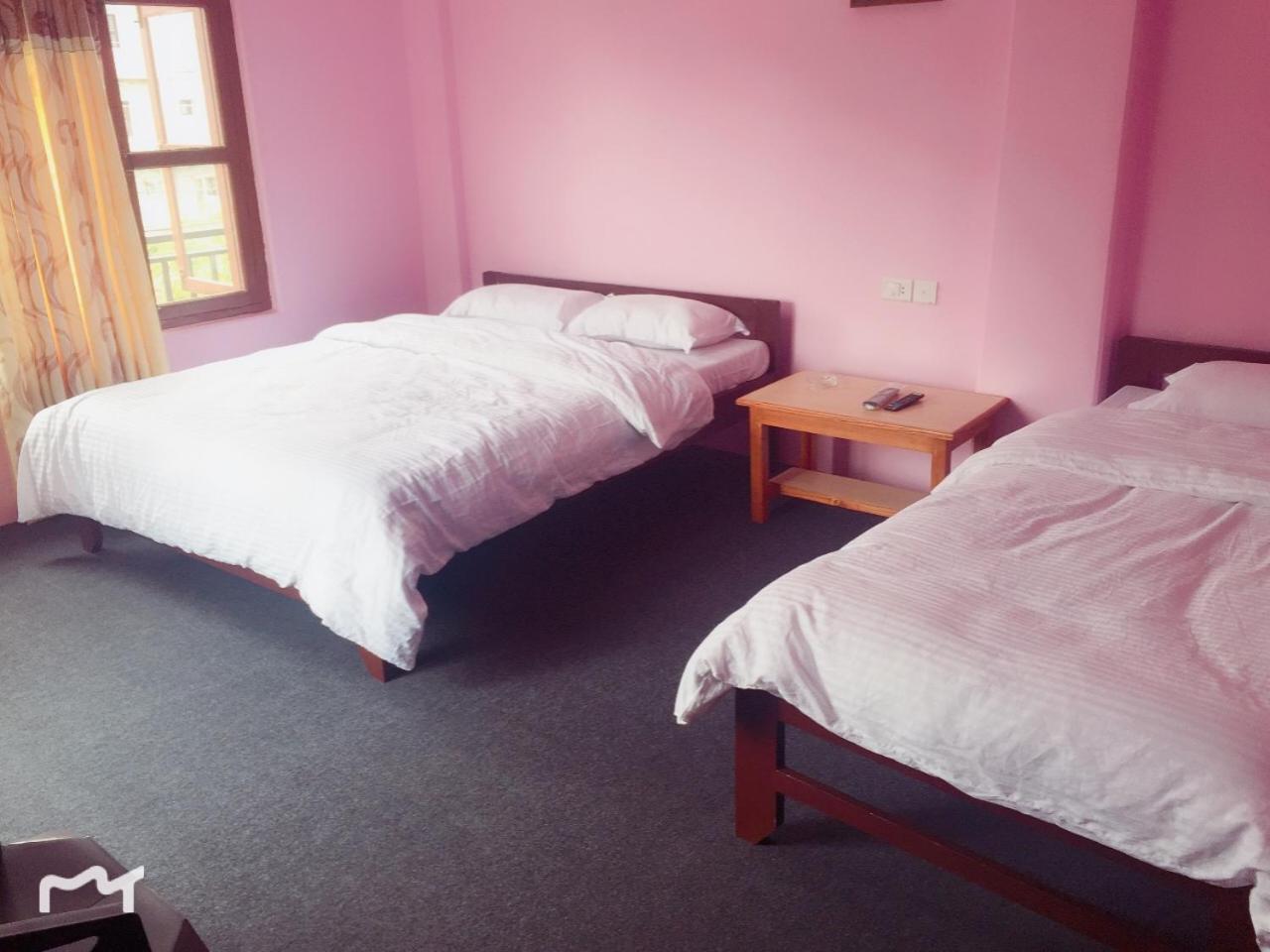 Obey Guest House Pokhara Esterno foto