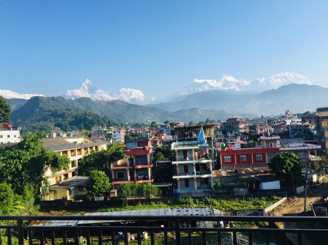 Obey Guest House Pokhara Esterno foto